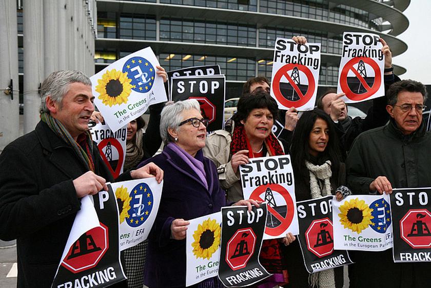 Anti-Fracking-Proteste von Bürgern sind europaweit, die Grünen EU-Abgeordneten stellen sich ebenso gegen das Fracking-Gesetz. (Foto: greensefa / flickr.com CC BY 2.0)