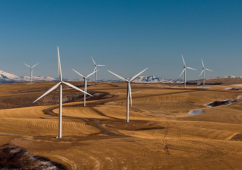 Weltweit legten die Investitionen in Erneuerbare Energien erneut um fünf Prozent zu, besonders in Schwellen- und Entwicklungsländern wurde mehr investiert. (Foto: ENERGY.GOV, public domain, https://commons.wikimedia.org/wiki/File:Power_County_Wind_Farm_