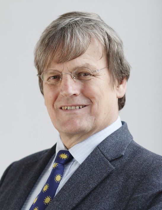 Prof. Eicke R. Weber ist Physiker und leitet seit Juli 2006 das Fraunhofer-Institut für Solare Energiesysteme ISE in Freiburg. (Bild: Fraunhofer-Institut für Solare Energiesysteme ISE)