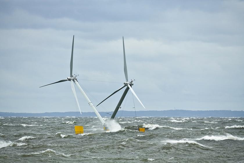 Schwimmende Windkraftanlage Nezzy2 im Meer