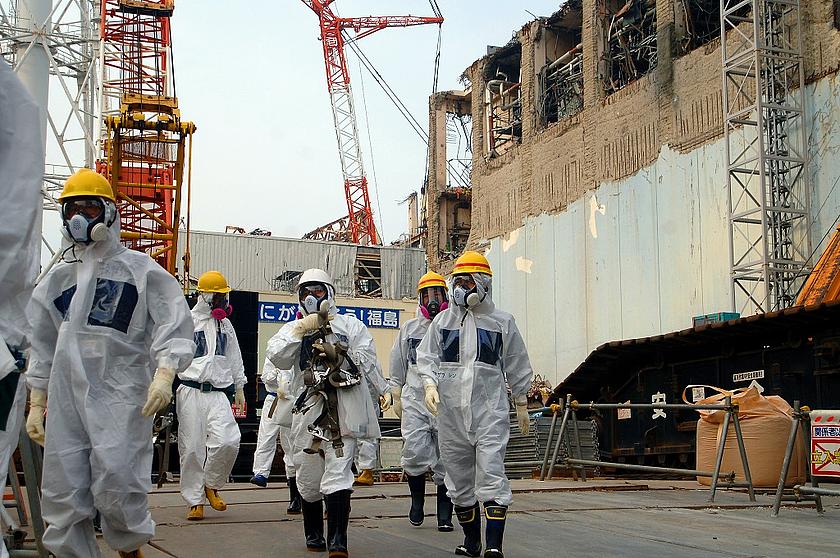 Experten der internationalen Atomenergieorganisation IAEA untersuchen die Dekontaminationspläne der japanischen Regierung und des Betreibers Tepco. Bislang sind die Versuche gescheitert, das Eindringen des Grundwassers zu verhindern. (Greg Webb / IAEA, f