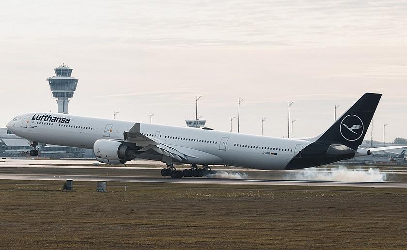 Eine Lufthansa-Maschine bei der Landung