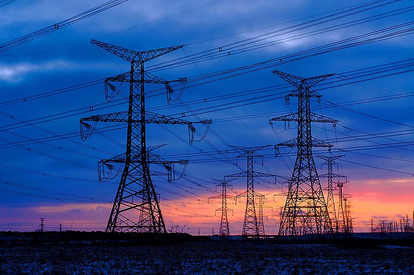 Die Energienetze der Zukunft werden dezentral sein. Zentrale Stromtrassen zwischen einzelnen, großen Kraftwerken werden dann an Bedeutung verlieren. (Foto: <a href="https://flic.kr/p/7ufpER" target="_blank"> Ian Muttoo / flickr.com</a>, <a href="https://