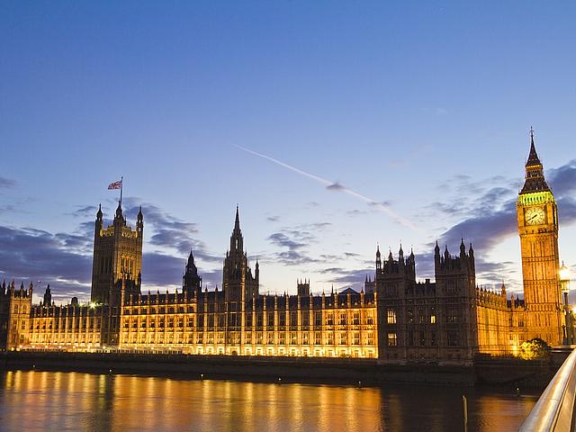 Die britische Regierung und das britische Parlament im Palast von Westminster verfolgen seit Jahren eine zielstrebige Klimapolitik. 