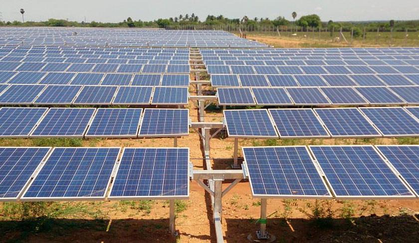 Der Ausbau der Solarenergie kommt in Indien rasch voran und wird von der Regierung mit ehrgeizigen Plänen unterstützt. Besonders im Süden und Westen des Landes gibt es gewaltige Potenziale für Solaranlagen. (Foto: Vinaykumar8687, Wikimedia Commons, CC