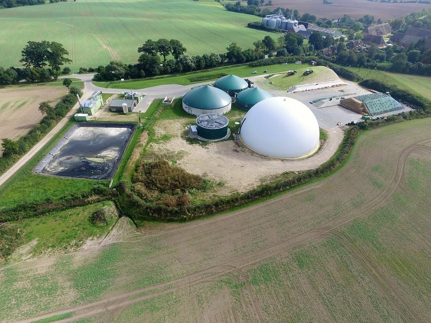 Luftaufnahme einer Biogas-Speicheranlage