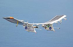 Bild: Flugzeug mit solarbestückten Flügeln