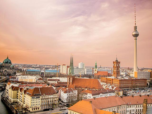 Wie kann Berlin bis 2050 klimaneutral werden? Gerade im Gebäudebereich muss eine Lösung für eine Versorgung mit klimafreundlicher Wärme gefunden werden. (Foto: <a href="https://pixabay.com/" target="_blank">pixabay</a>, <a href="https://creativecommon