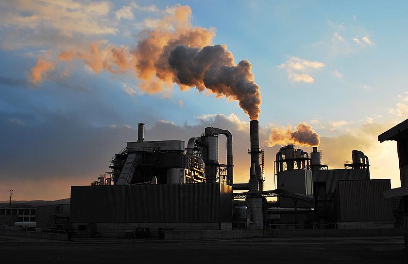 Im Europaparlament hat der Umweltausschuss über Maßnahmen abgestimmt, die den Emissionshandel ankurbeln und nach langem Stillstand den CO2-Preis anheben sollen. Gleichzeitig wollen die Abgeordneten aber weiterhin Industriebetriebe entlasten.