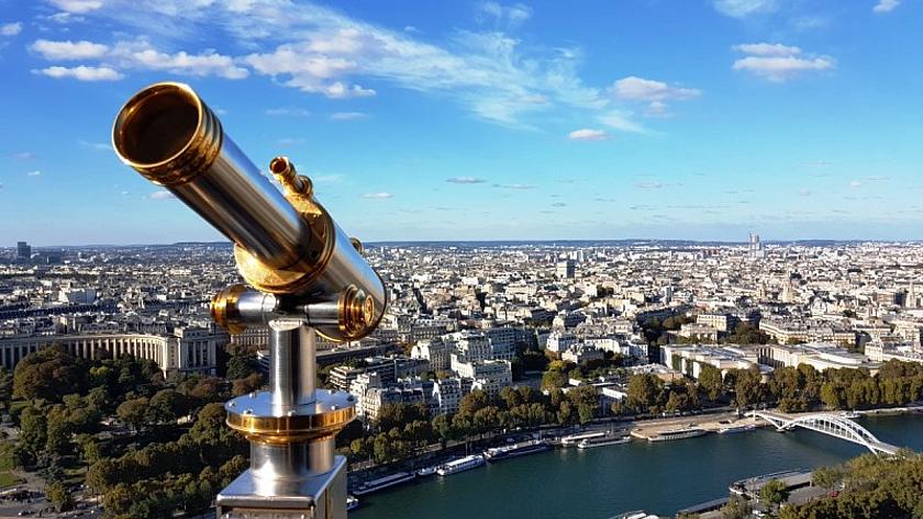 Blick vom Eiffelturm auf Paris