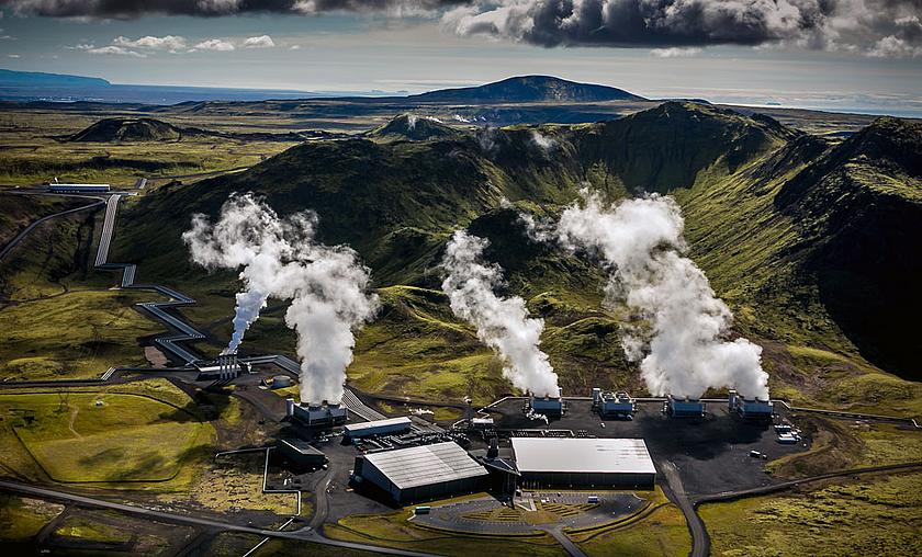 Am Geothermiekraftwerk Hellisheiði auf Island wird bereits CO2 aufgefangen und als Mineral gespeichert. CarbFix nennt sich das Projekt.