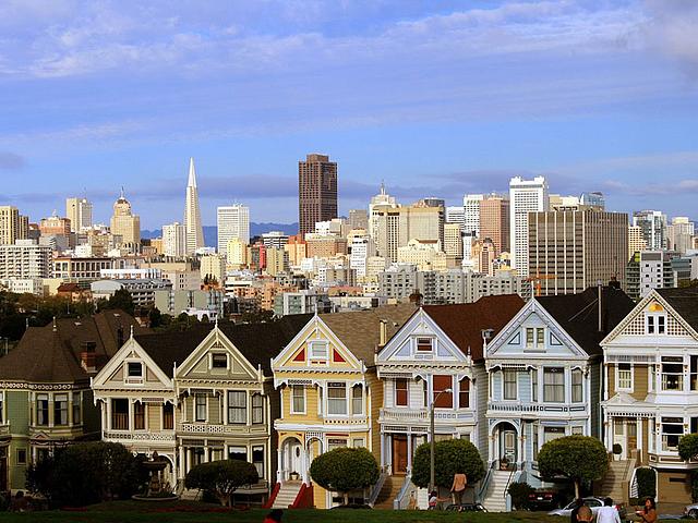 2025 will San Francisco seinen Strom zu 100 Prozent aus Erneuerbaren Energien generieren. Schon heute nutzen viele Privatpersonen, Unternehmen und öffentliche Institutionen in der Stadt ihre Dachflächen zur Erzeugung von Solarenergie. (Foto: pixabay.com
