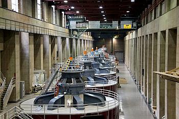 Die Generatoren im Inneren des Hoover Damms erzeugen Strom für Kalifornien