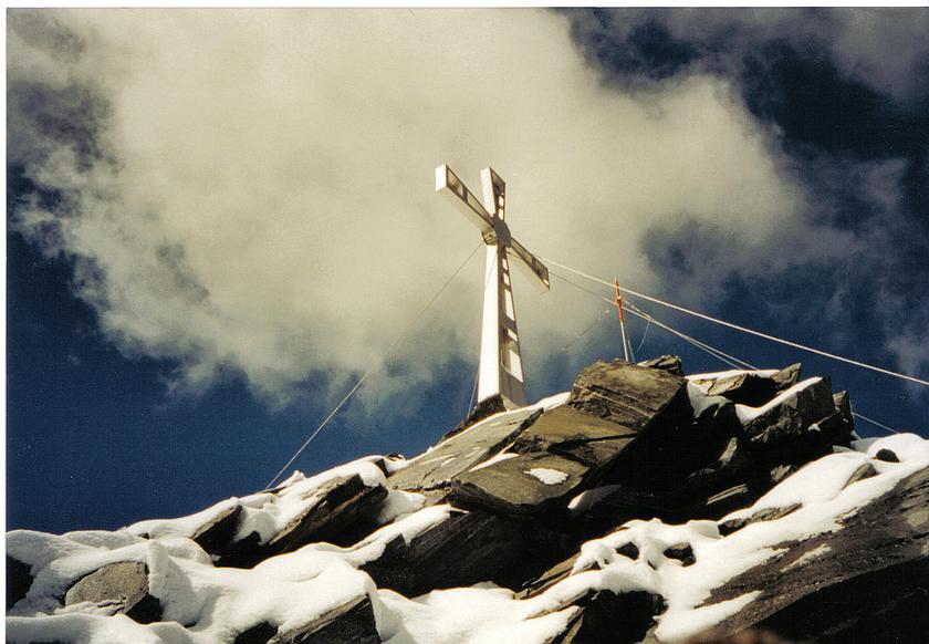Auf dem Gipfel des Linken Fernerkogel in den Tiroler Alpen