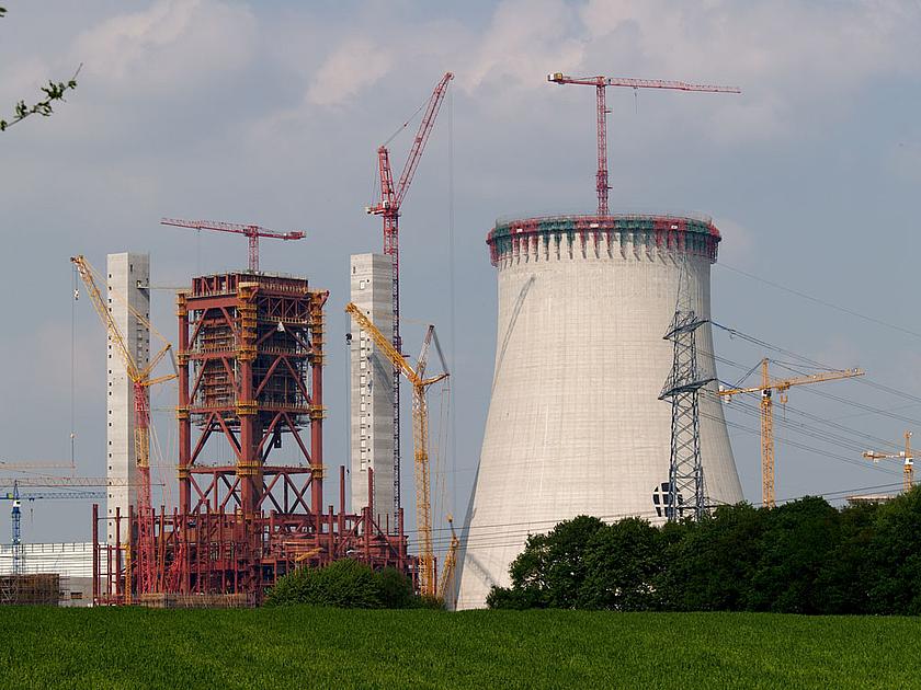 Datteln 4 im nördlichen Ruhrgebiet wird wohl das letzte neue Kohlekraftwerk in Deutschland sein. Der Betreiber Uniper (ehemals E.ON) will das 1.100-Megawatt-Projekt bis Mitte 2018 ans Netz bringen. (Foto: © <a href="https://commons.wikimedia.org/wiki/Fi