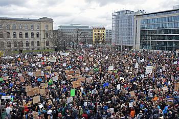 Bis zu 25.000 Menschen kamen Mitte März zur Fridays for Future-Demonstration nach Berlin.