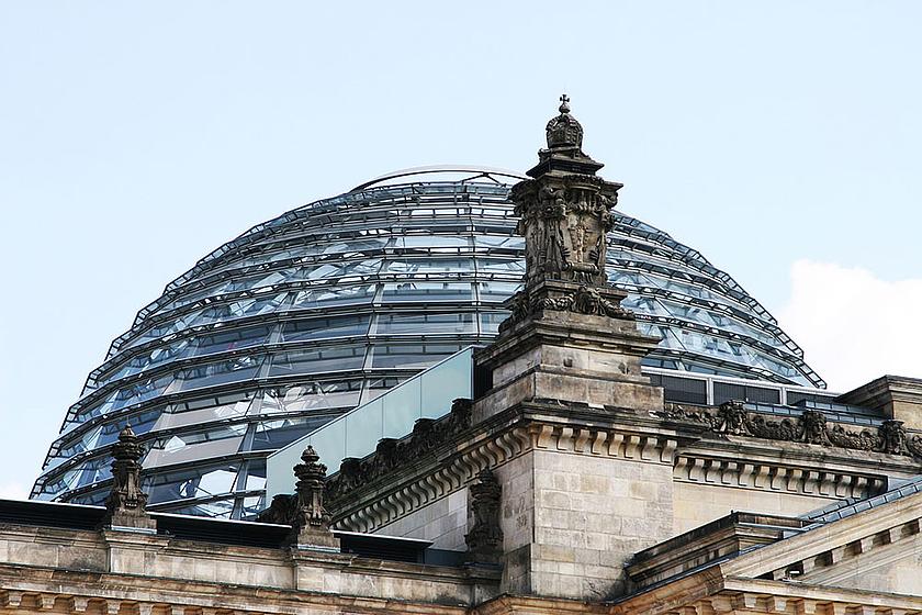 Am Freitag stimmt der Bundestag über die EEG-Novelle ab, eine Zustimmung gilt als sicher. (Foto: CC0 Public Domain, pixabay.com)