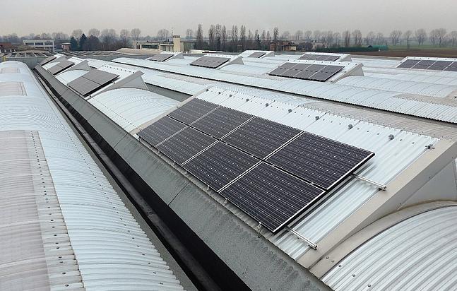 Foto: Bild einer Photovoltaikanlage in Italien