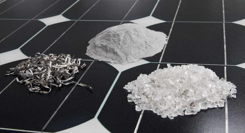 Rezyklate aus einem Solarmodul: Reste von Busbars, Siliziumstaub und Glasreste