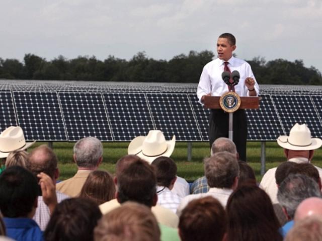 US-Präsident Barack Obama bei einer Rede am DeSoto Next Generation Solar Energy Center, 2009. (Foto. © White House Photographer Jesse Lee / White House Blog / wikimedia commons)