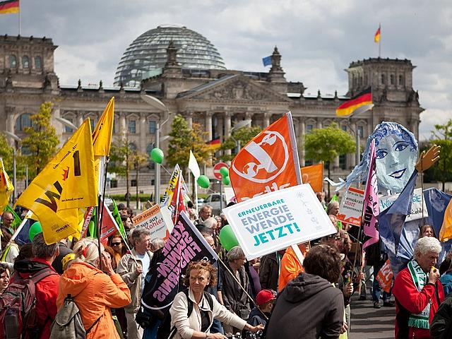 Unter dem Motto „Energiewende nicht kentern lassen!“ versammelten sich bereits vor zwei Jahren zehntausende Menschen in Berlin. Gegen die aktuellen EEG-Reformpläne wird der Protest inzwischen immer lauter. (Foto: © Bundesverband WindEnergie BWE, fli