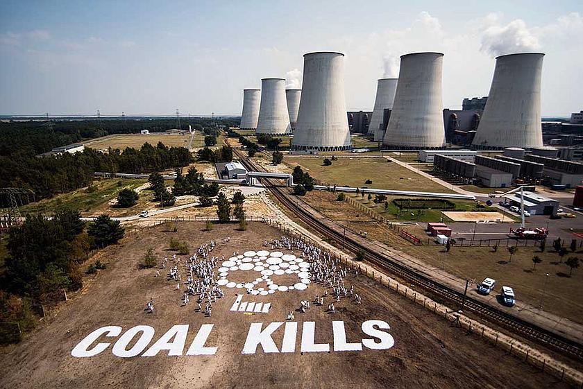 Das Vattenfall-Braunkohlekraftwerk Jänschwalde in der Lausitz gehört zu den schmutzigsten und größten Kohlekraftwerken Europas. (Foto: Greenpeace Polska, flickr.com, CC BY-ND 2.0)
