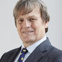 Prof. Eicke R. Weber ist Physiker und leitet seit Juli 2006 das Fraunhofer-Institut für Solare Energiesysteme ISE in Freiburg. (Bild: Fraunhofer-Institut für Solare Energiesysteme ISE)