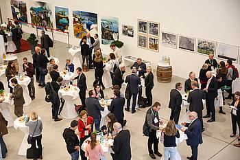 Das Zukunftsforum Energiewende findet 2018 in der documenta-Halle in Kassel statt – inklusive Energiewende-Kunst an den Wänden