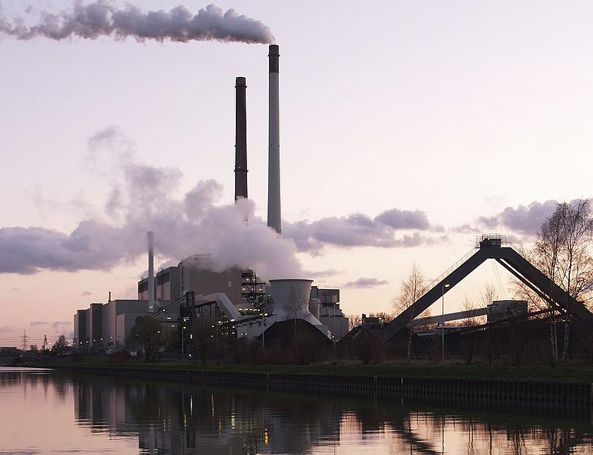 Im ersten Halbjahr 2016 fiel die geplante Anzahl an Kohlekraftwerken weltweit um 14 Prozent, wodurch insgesamt rund 158 GW an Kohlekapazität eingespart wurde. (Foto: <a href="https://www.flickr.com/photos/48722974@N07/4538083341" target="_blank">eutrophi