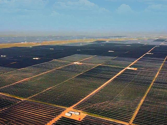 Der Solarpark in der chinesischen Provinz Qinghai
