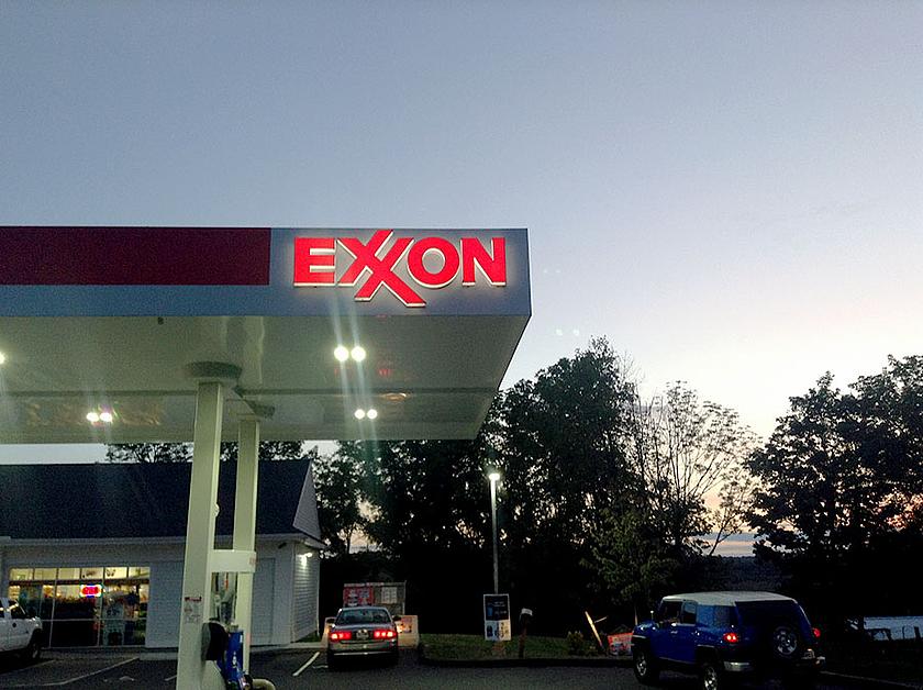 Staatsanwalt Schneiderman ermittelt gegen ExxonMobil wegen möglicher Vertuschungen zum Klimawandel. Der Ölriese soll schon in den 1970er Jahren Informationen über die Risiken von Treibhausgasen bewusst unterschlagen haben. (Foto: <a href="https://www.f