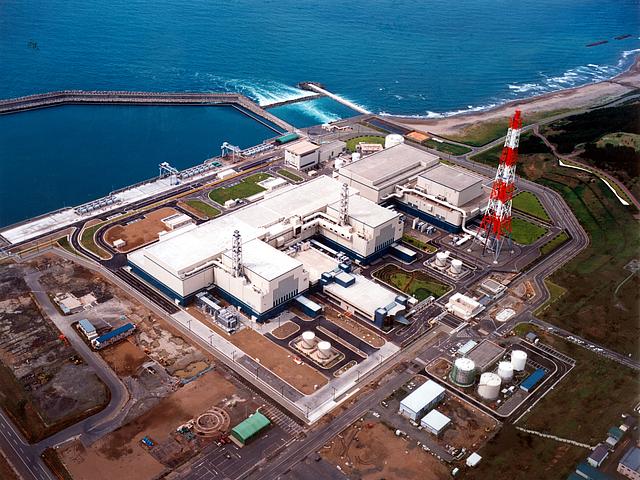 Bereits 2007 kamen nach einem Erdbeben massive Zweifel an der Sicherheit des weltweit größten Atomkraftwerks Kashiwazaki-Kariwa auf. (Foto: © Tokyo Electric Power Co. TEPCO, IAEA Imagebank / flickr.com, CC BY-SA 2.0)