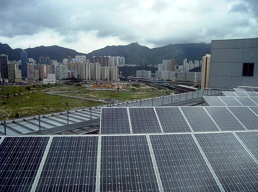 Die insgesamt installierte Leistung von Photovoltaik-Anlagen in China könnte bis zum Jahr 2020 auf 230 bis 245 Gigawatt ansteigen. (Foto: <a href="https://www.flickr.com/photos/unfccc/23381681340/" target="_blank">WiNG / commons.wikimedia.org</a>, <a hre