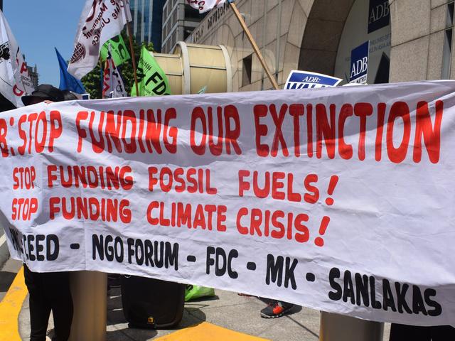 Protest gegen Finanzierung fossiler Energien in Asien
