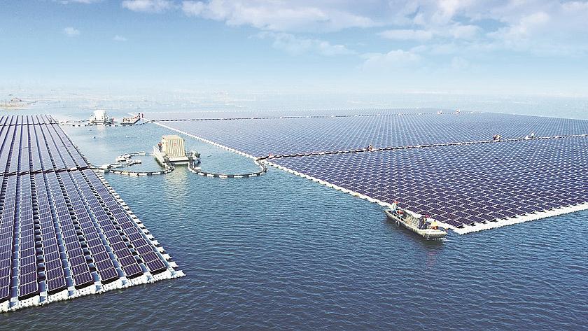 In China hat die derzeit größte schwimmende Solaranlage mit einer Kapazität von 40 Megawatt ihren Betrieb aufgenommen. (Foto: © <a href="http://photos.prnasia.com/fileman/static_file/do_view?permalink=20170516/1852755-1" target="_blank">SUNGROW Power 