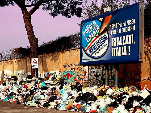Auch nach der Zeit Silvio Berlusconis gibt es ein massives Müllproblem in Italien. (Foto: jannakis, wikimedia.commons/flickr.com, CC BY 2.0)