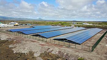 Photovoltaikanlage des hybriden Kraftwerks auf Isabela.