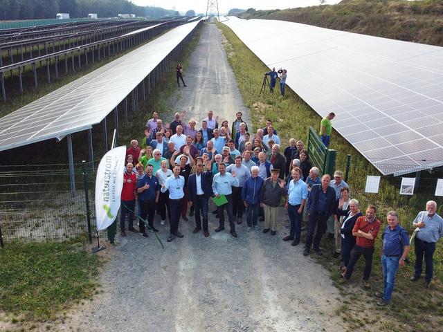 Menschen am naturstrom-Solarpark Lüttow-Valluhn