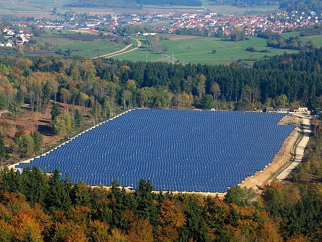Einen jährlichen Zubau von mindestens 600 MW Solarparks im Südwesten fordert die Branchenvereinigung Solar Cluster Baden-Württemberg. (Bildquelle: Stadtwerke Tübingen)