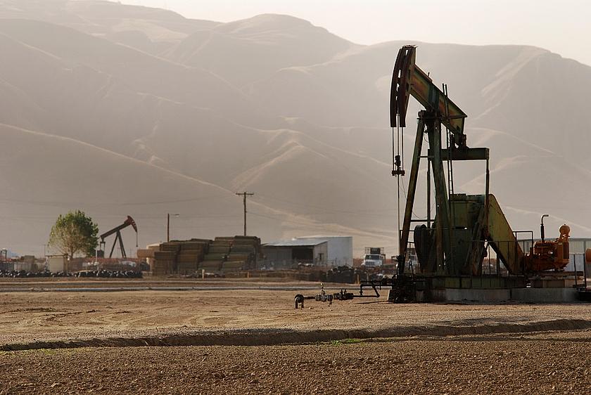 Die OPEC hat sich nach langjährigen Verhandlungen auf eine Begrenzung der Fördermengen von Erdöl geeinigt. Der Ölpreis reagierte sofort mit einem rasanten Anstieg. (Foto: <a href=" https://www.flickr.com/photos/98640399@N08/9236799688/" target="_blank