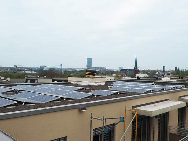 Solarer Mieterstrom auf Berlins Dächern (Foto: © NATURSTROM  AG)