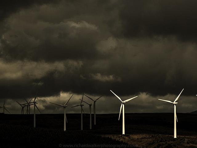 Es sieht düster aus für den Ausbau der Windenergie in Deutschland. Dabei soll der heutige Jahrestag der Erneuerbaren Energien als Weckruf an die Weltgemeinschaft für einen beschleunigten Umstieg auf eine sichere und saubere Energieversorgung dienen. (F