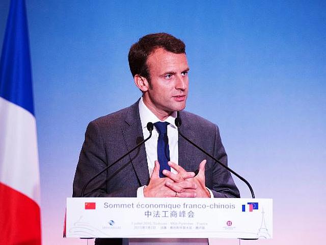 Emmanuel Macron auf dem französisch-chinesischen Wirtschaftsgipfel 2015 in Toulouse. Die Handelsbeziehungen zwischen Frankreich und China liefen in den letzten Jahren eher schleppend, der französische Präsident Macron will das nun ändern – und setzt dabei auch auf Atomkraft. (Foto: <a href="https://da.wikipedia.org/wiki/Emmanuel_Macron#/media/File:Sommet_%C3%A9co_franco-chinois-1960.jpg" target="_blank"> Pablo Tupin-Noriega - Eget arbejde </a>, <a href="https://creativecommons.org/licenses/by-sa/4.0/" target="_blank"> CC BY-SA 4.0</a>)