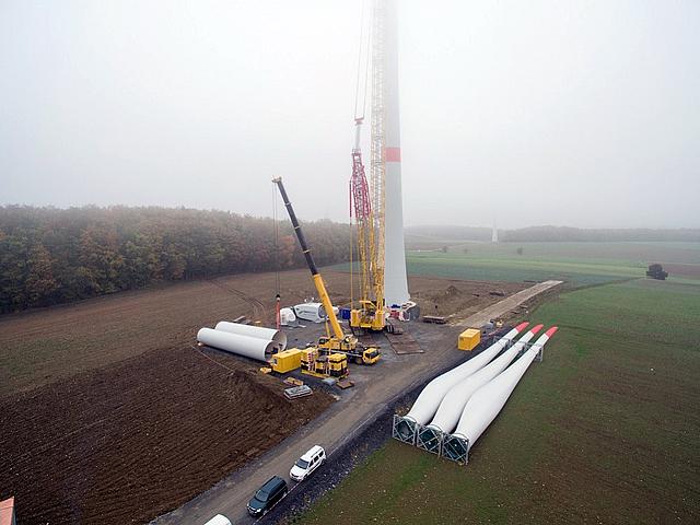Wird das EEG nach der Bundestagswahl nicht schnell genug angepasst, könnte dies zu massiven Umsatzeinbrüchen und Entlassungen im nordrhein-westfälischen Windenergiesektor führen. (Foto: © NATURSTROM AG)