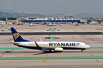 Ryanair-Maschine auf dem Flughafen von Barcelona. 