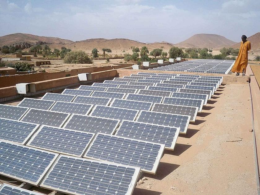 Solarpark in Wüstengebiet