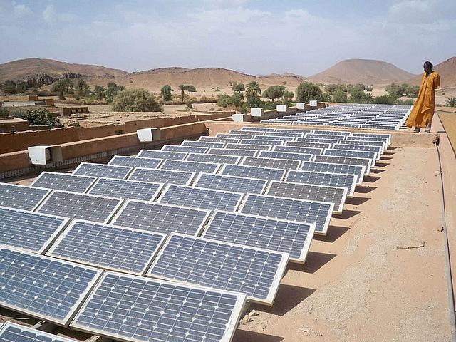 Solarpark in Wüstengebiet