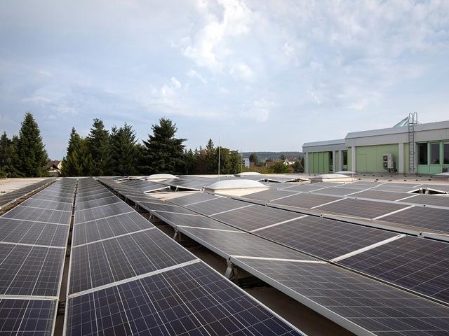 Photovoltaikanlage auf einem Gewerbedach