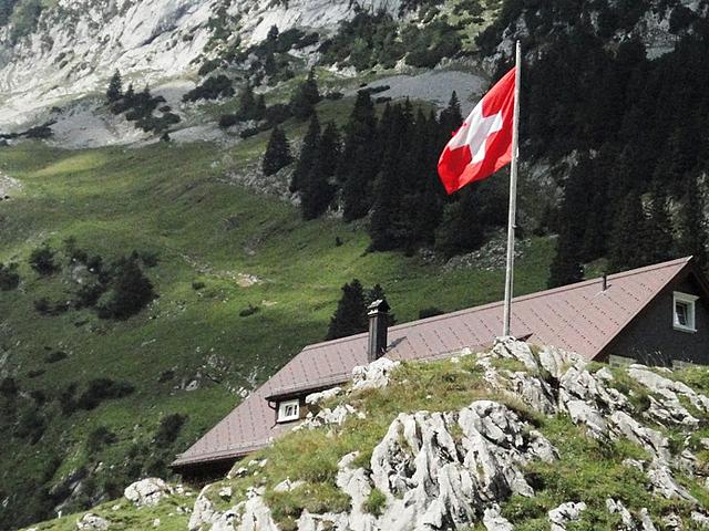 Die Schweiz käme auch ohne Atomstrom gut über die Runden, mit Wasserkraft aus den Bergen, Wind und Solarenergie. Doch die Schweizer Bürger haben sich gegen einen raschen Atomausstieg entscheiden. (Foto: Nicole Allé)