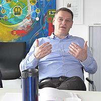 Franz Loogen ist Geschäftsführer bei der Landesagentur e-mobil BW.  (Foto: hcn)